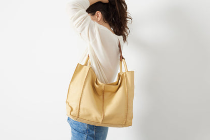 Large Leather Tote Bag | Minimal Women’s Everyday Shoulder Bag with Zipper Pocket